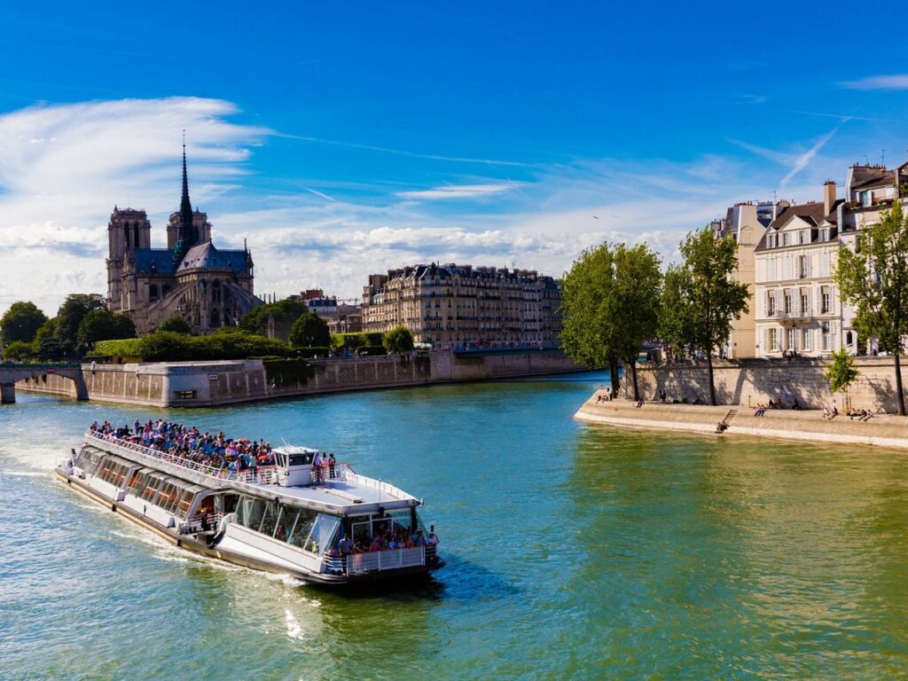 Passeio de barco pelo Rio Sena em Paris - TripAdvisor
