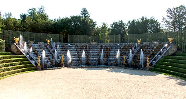 A fonte do Salão de Baile nos Jardins de Versalhes