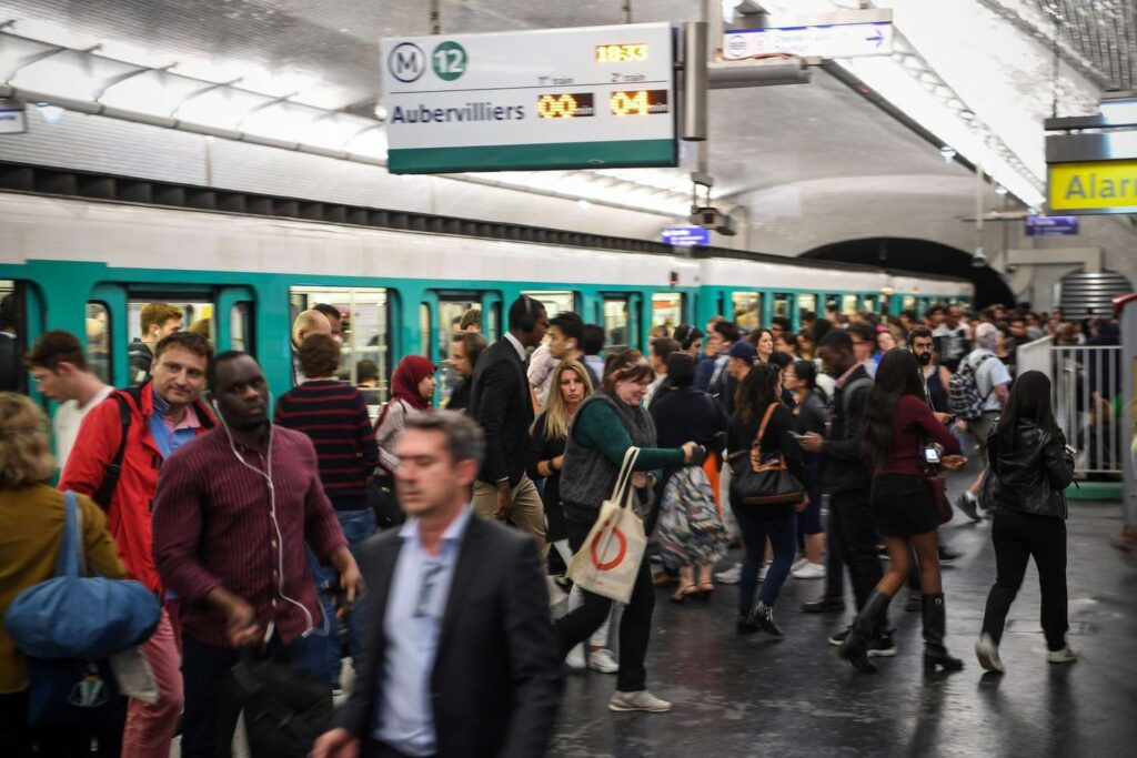 Furtos no transporte público de Paris