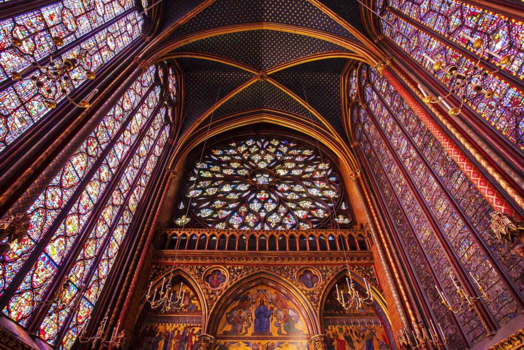Sainte-Chapelle na Île-de-la-Cité, no coração de Paris - Fonte: Trip Savvy