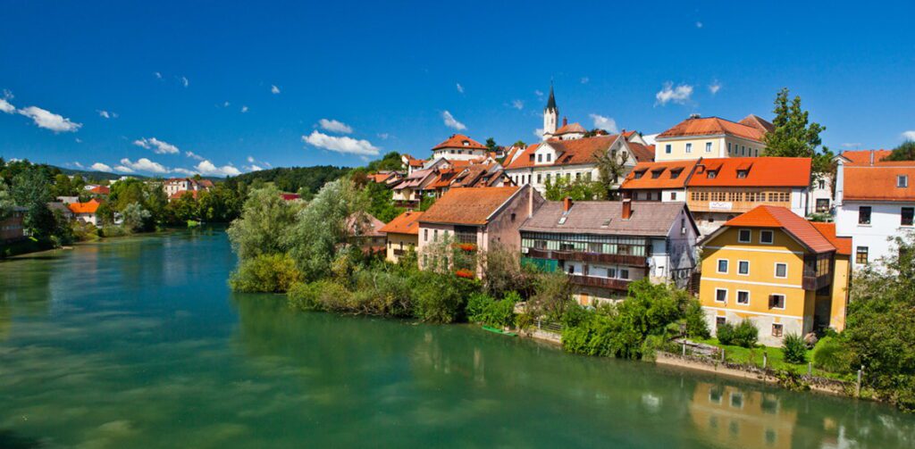 A cidade de Novo Mesto na região de Dolenjska na Eslovênia - Fonte: Vesela dozivetja