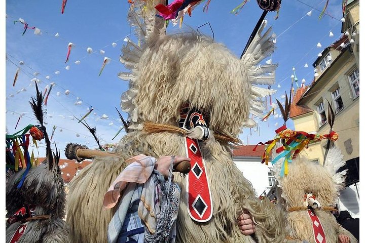 Kurentovanje, o carnaval de Ptuj na Eslovênia e um dos carnavais mais antigos da Europa - Fonte: Tripadvisor