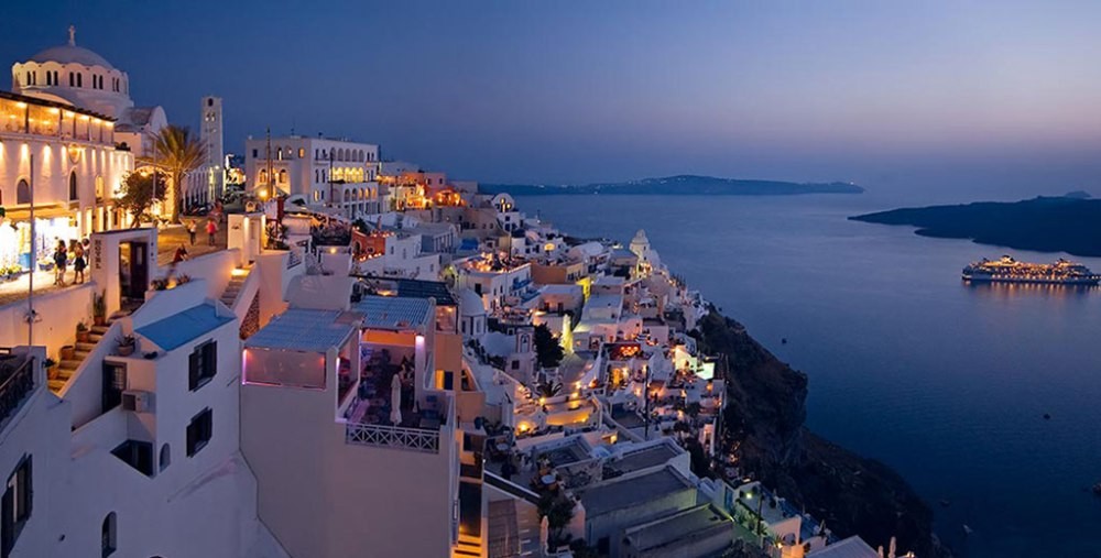 Fira em Santorini - Fonte: Tholos Resort