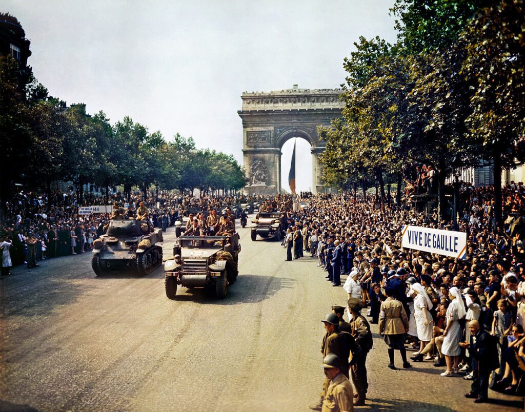 Celebração dos franceses pelo fim da Segunda Guerra - The Strategy Bridge