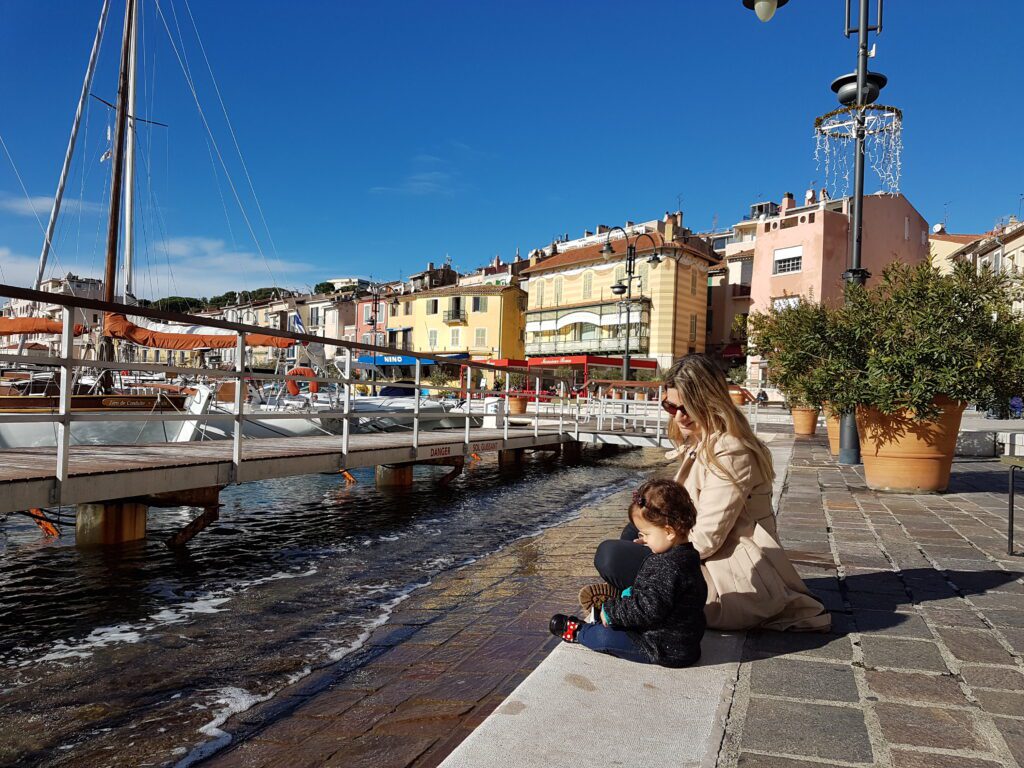 Um lindo dia de outono em Cassis