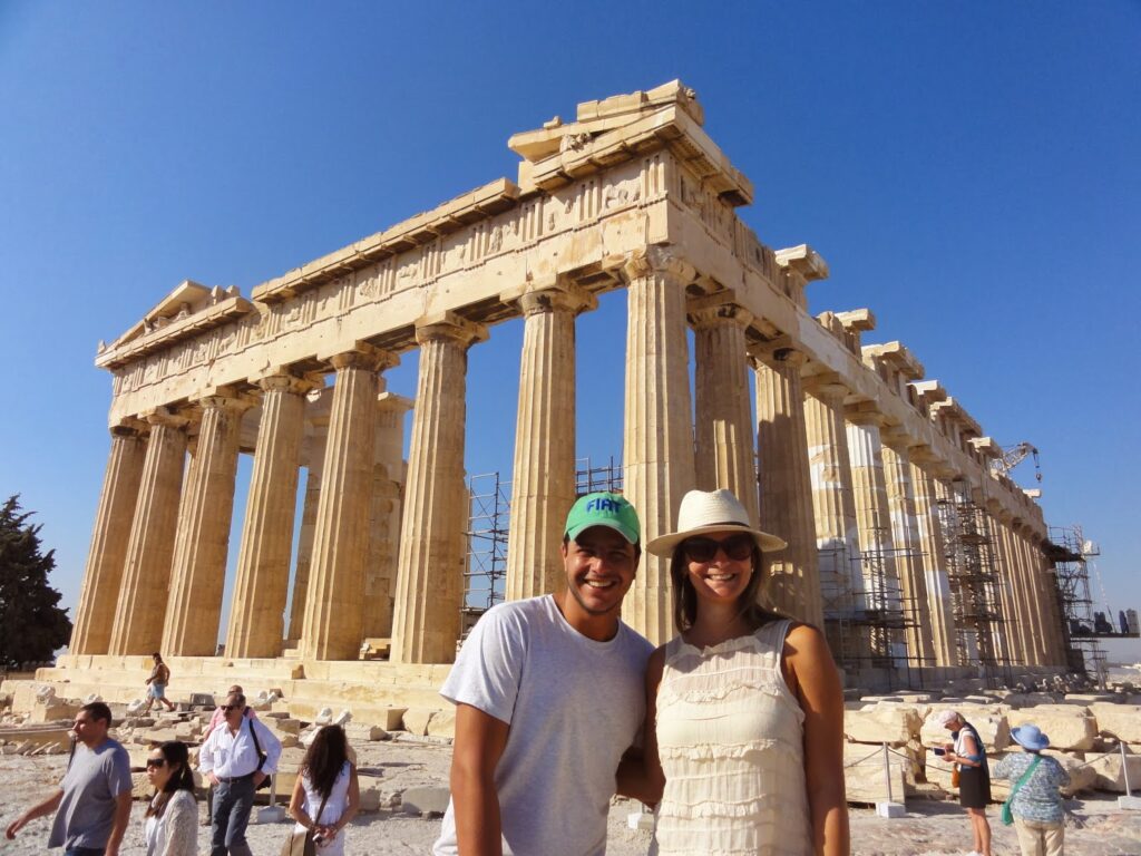 Magu e Tiago na Acrópole de Atenas