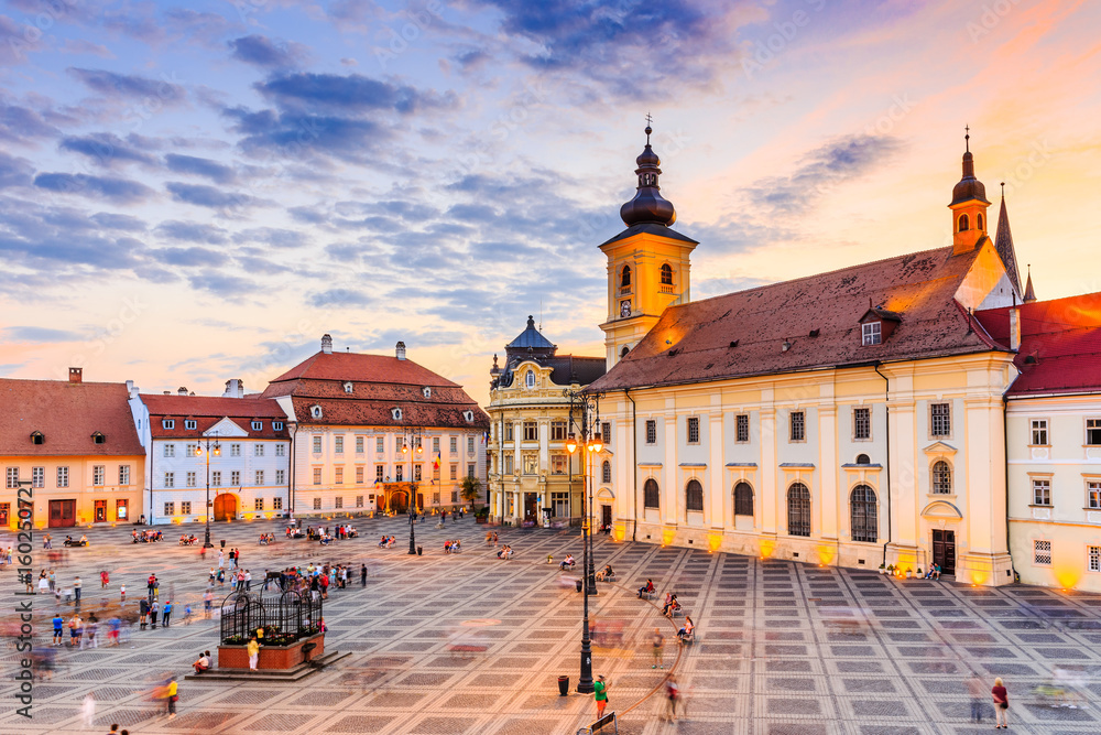 A praça central de Sibiu - Adobe Stock