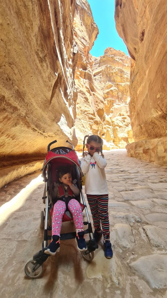 Crianças na Jordânia também devem solicitar visto