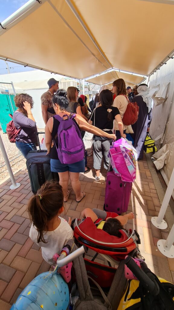 Falta de prioridade e empatia em relação às crianças em Israel.