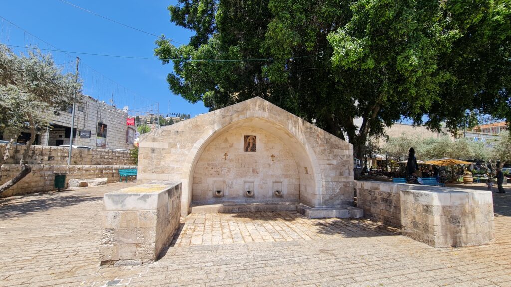 Fonte onde se deu a anunciação do anjo Gabriel a Maria de que ela seria a mãe do filho de Deus