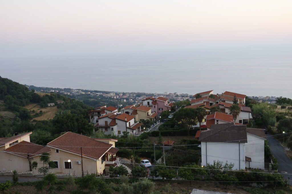 Vista do mar de Fuscaldo - Talita e Ted