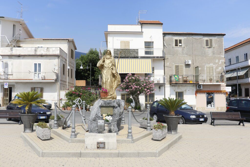 A simpática Fuscaldo, na Itália - Talita e Ted