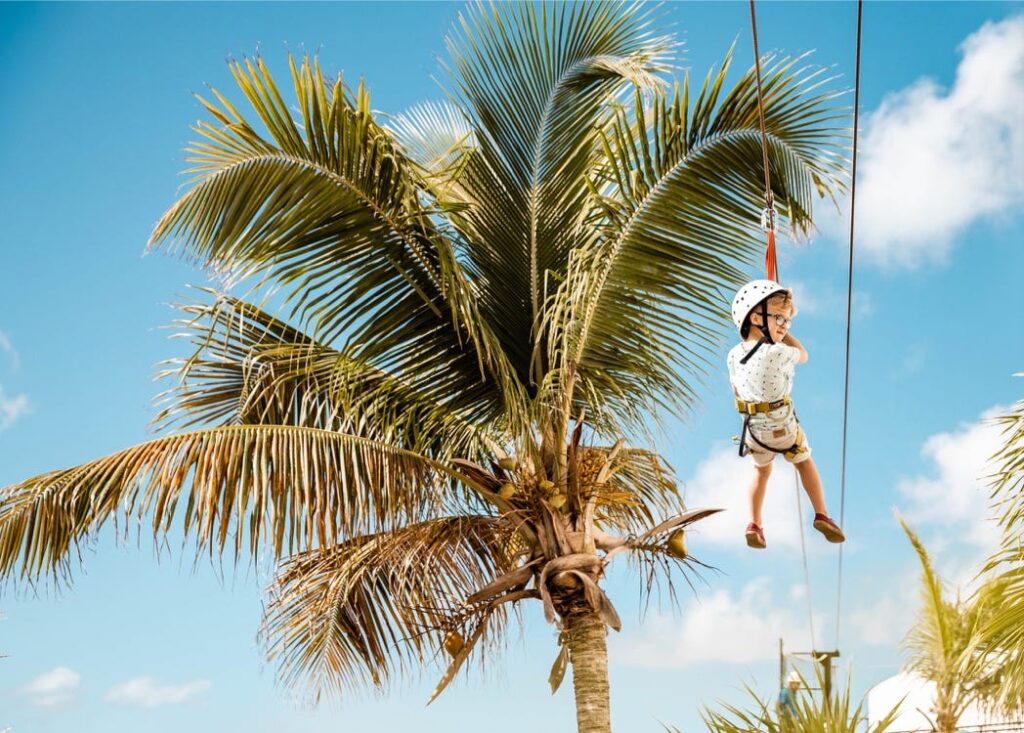 Cancun com crianças - The Lost Bells - Medium