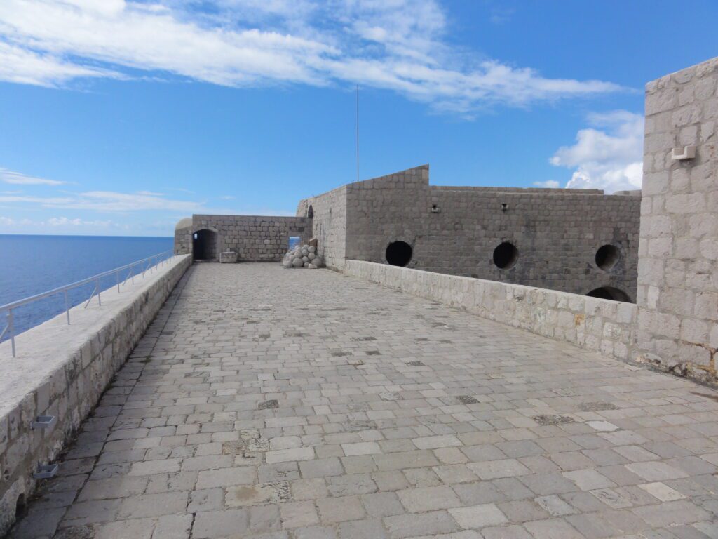 Impossível não lembrar de GoT ao ver esse terraço!