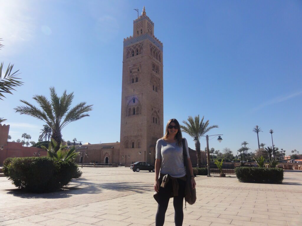 Ela também foi explorar pra lá de Marrakech no Marrocos