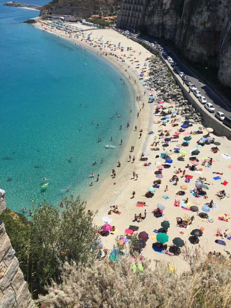 A deslumbrante cidade de Tropea na Itália - Ted e Talita