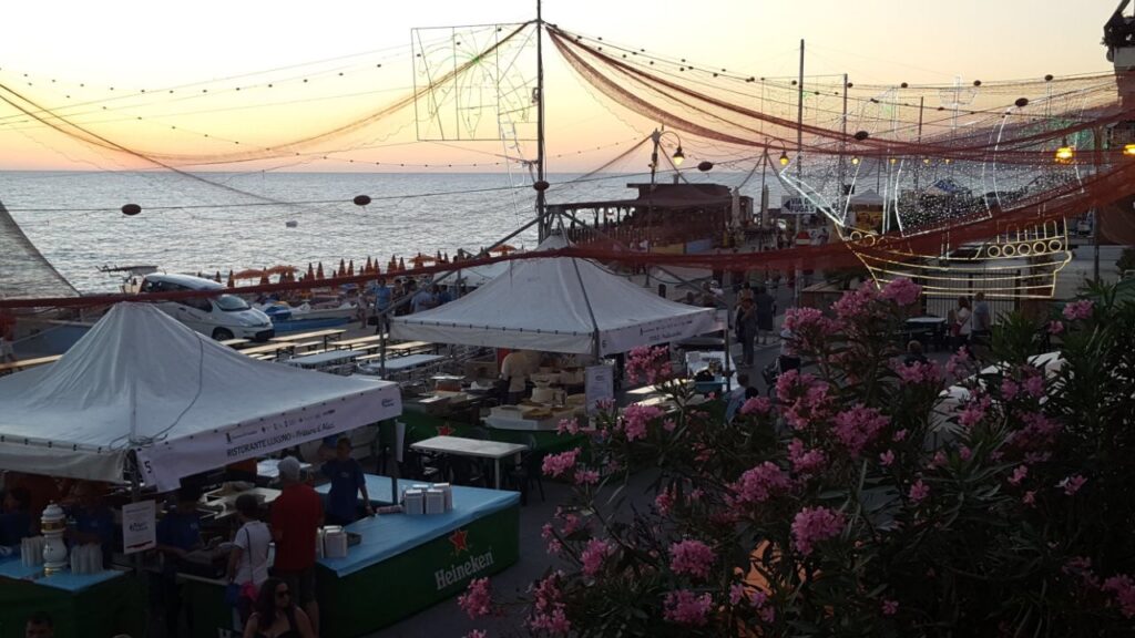 Festival delle Alici na cidade de Fuscaldo - Ted e Talita