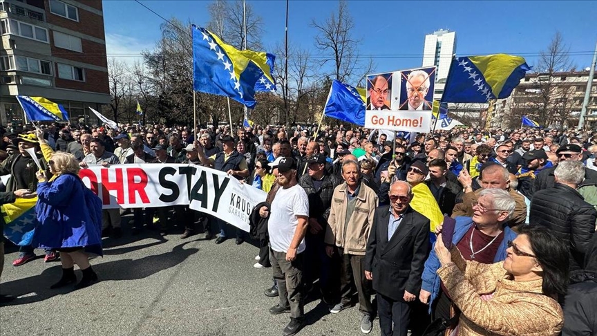 Manifestações políticas em Sarajevo - Anadolu Ajansi