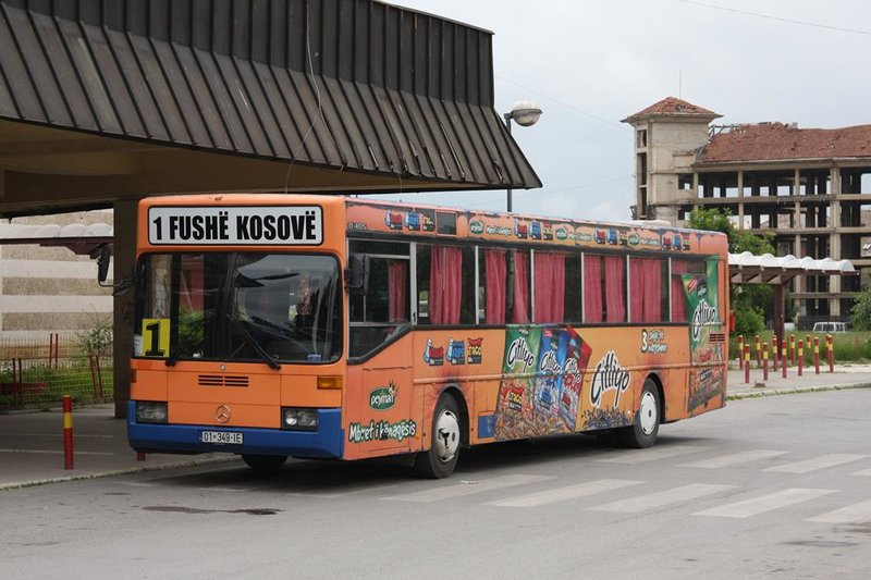 Ônibus 1A que liga aeroporto do Kosovo a Pristina - Bus-bild.de