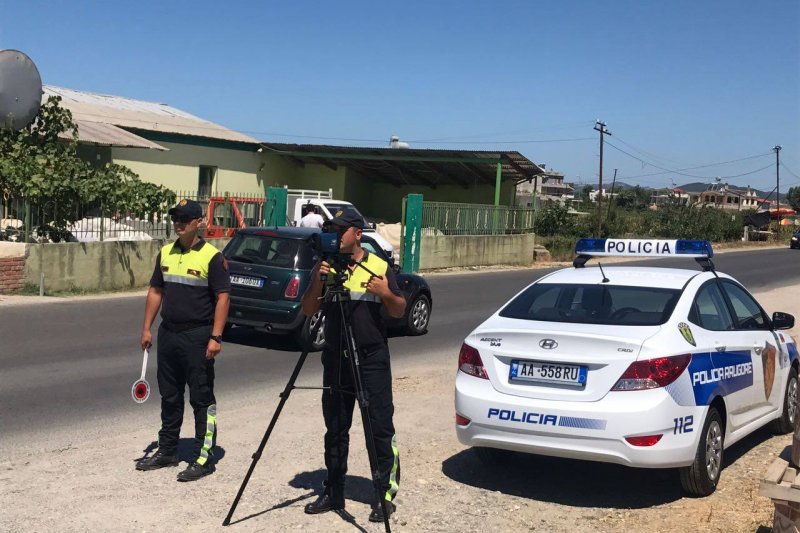 Policiais albaneses tem fama de seres corruptos - Albanian Daily News
