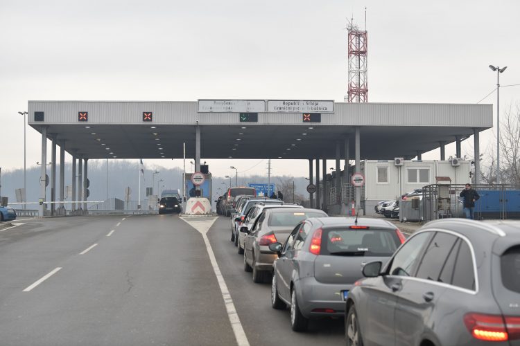 Travessia de fronteira na Bósnia com a Sérvia - Nova