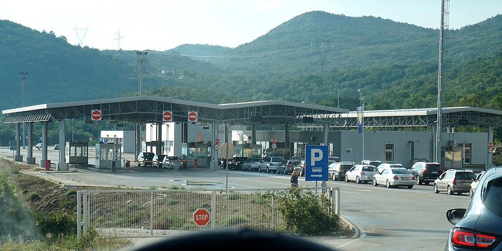 Travessia entre Bósnia e Montenegro - Wikimedia Commons