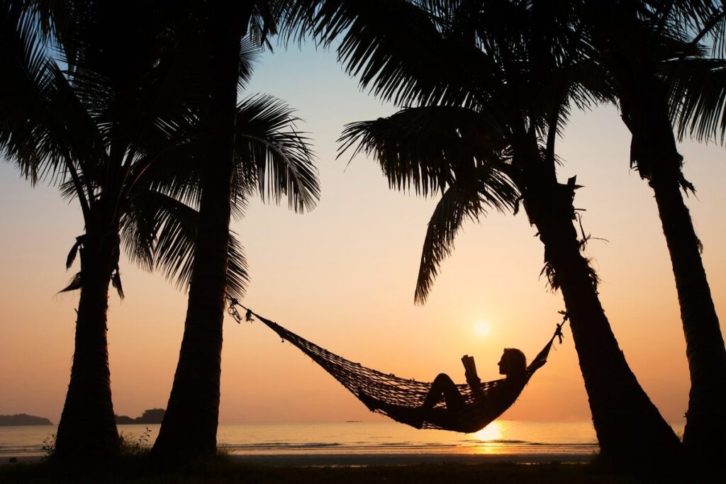 Turista Relax descansando em uma rede - Mexperience