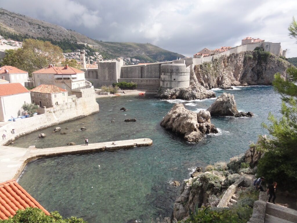 West Harbor de Dubrovnik visto do alto do Fort Lovrijenac