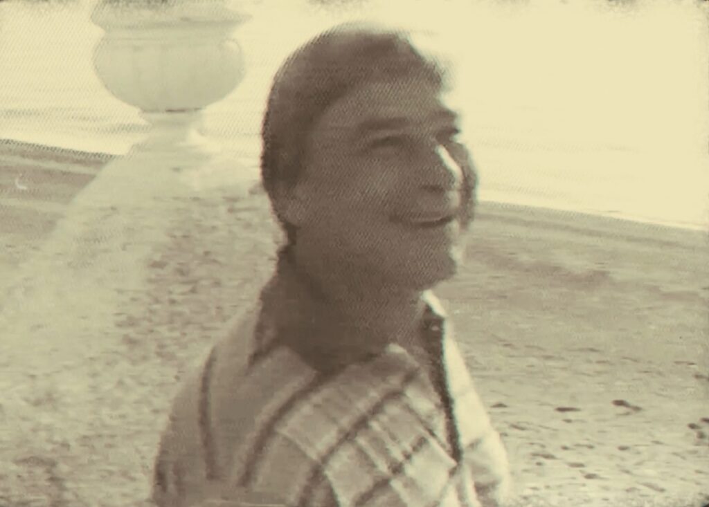 Ted Boy Marino retornando a Fuscaldo nos anos 1990 para uma visita à família - Imagens cedidas pela produção do documentário sobre Ted Boy Marino