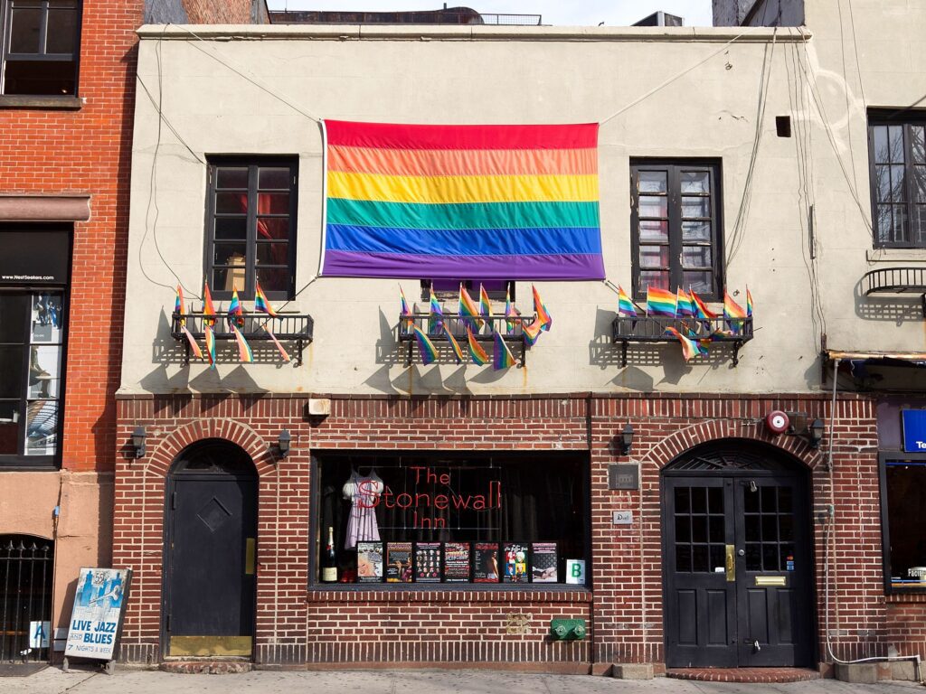 Stonewall Inn - UOL Educação