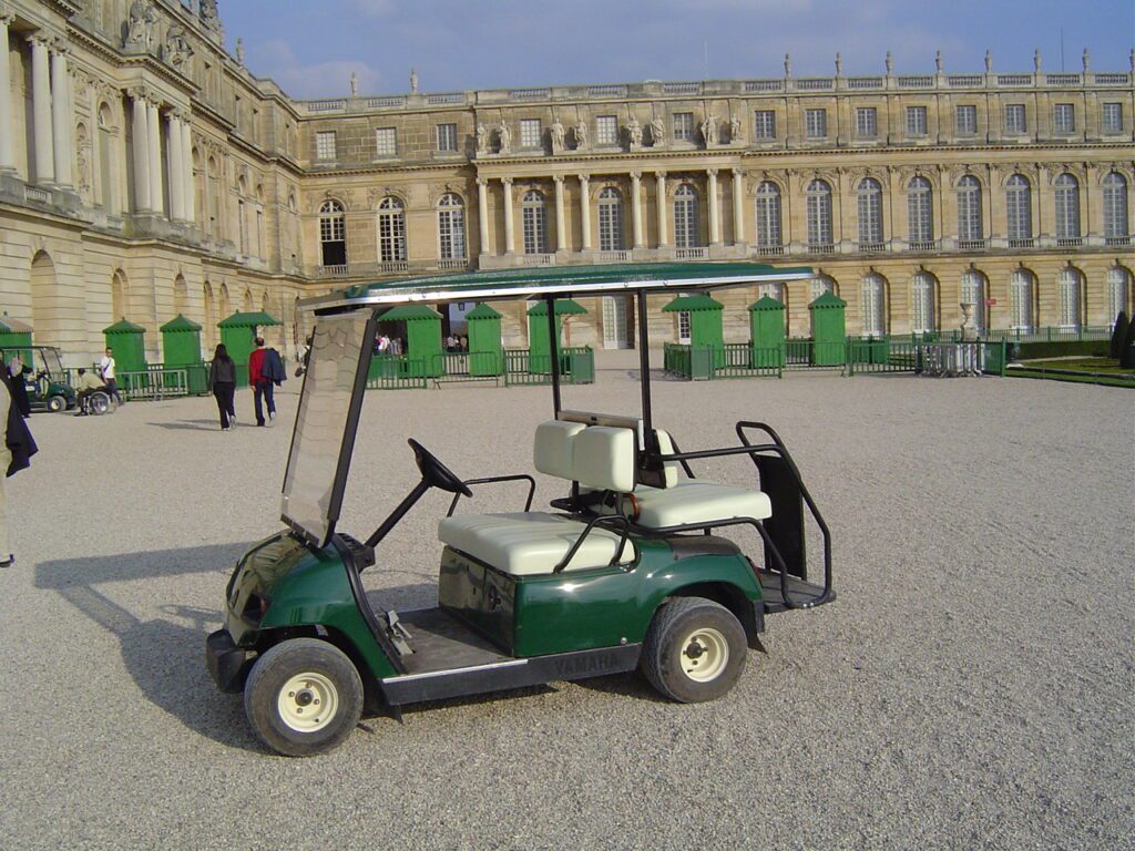 Aluguel de carro elétrico em Versalhes - Versailles Tourist Office