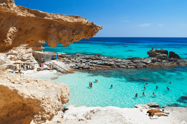 Destinos turísticos na Espanha Formentera - Architectural Digest