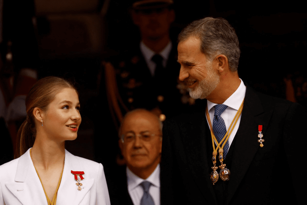Monarquia espanhola atual: rei Felipe VI e a herdeira ao trono, a Princesa Leonor - Público