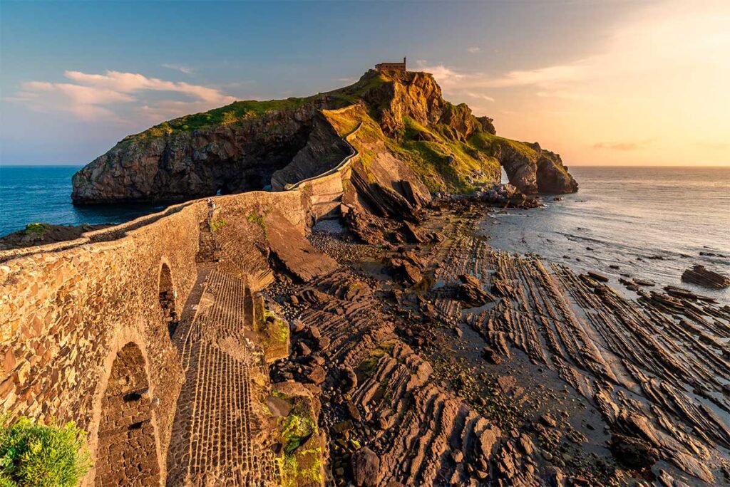 San Juan de Gaztelugatxe, um ícone do País Basco no norte da Espanha - Paladar y Tomar