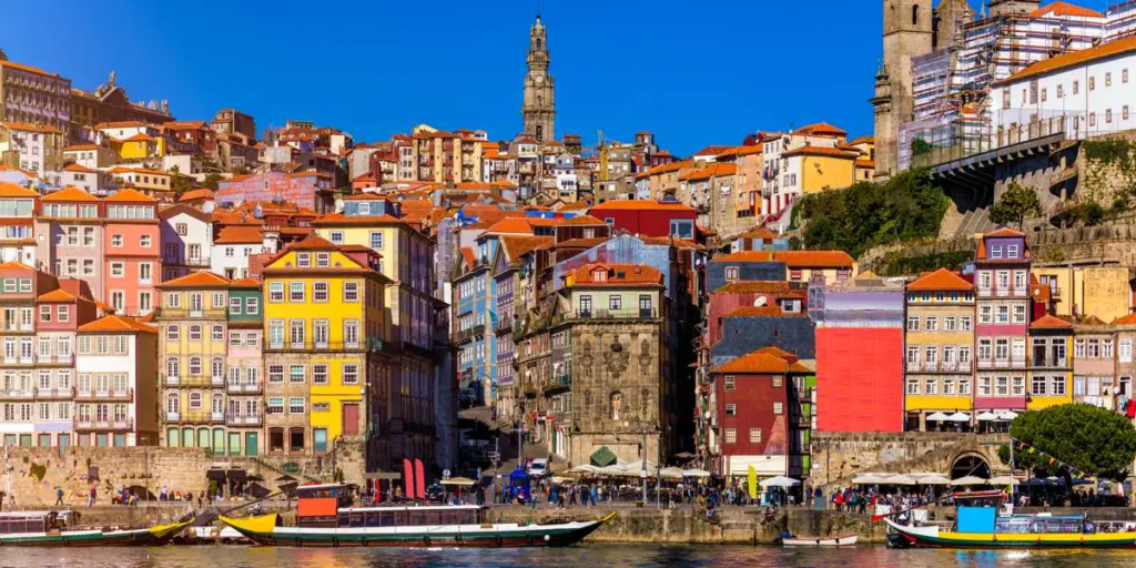 Bairro da Ribeira no Porto - WalkinPorto
