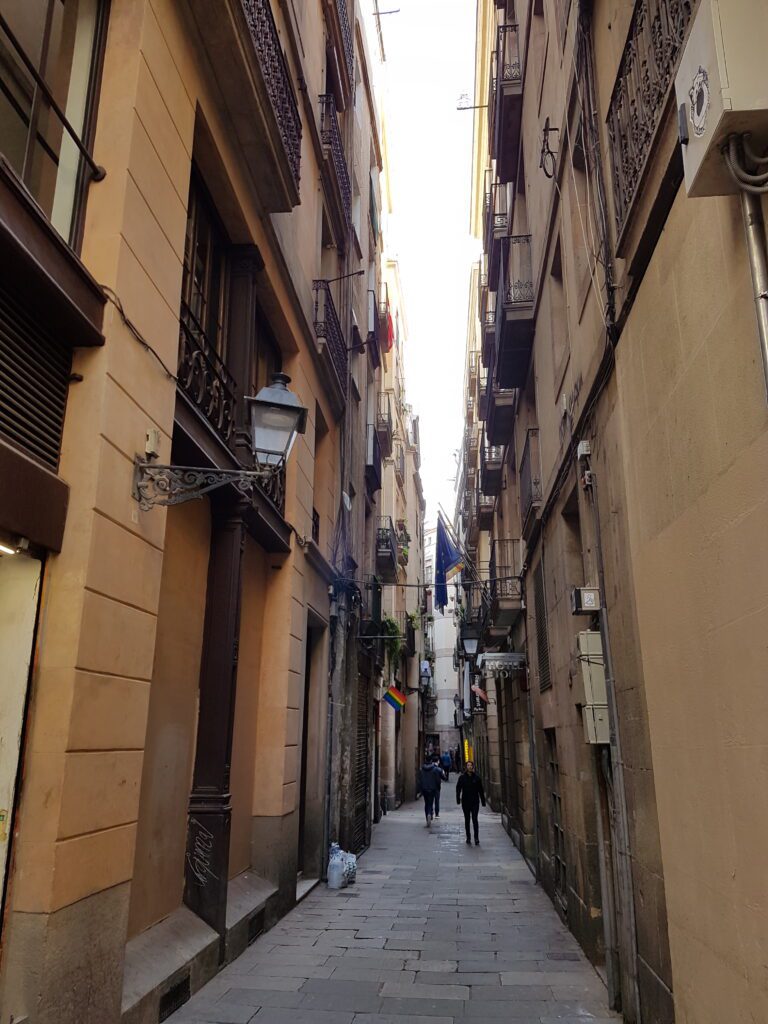 Ruelas do bairro gótico de Barcelona - Magu Mathias