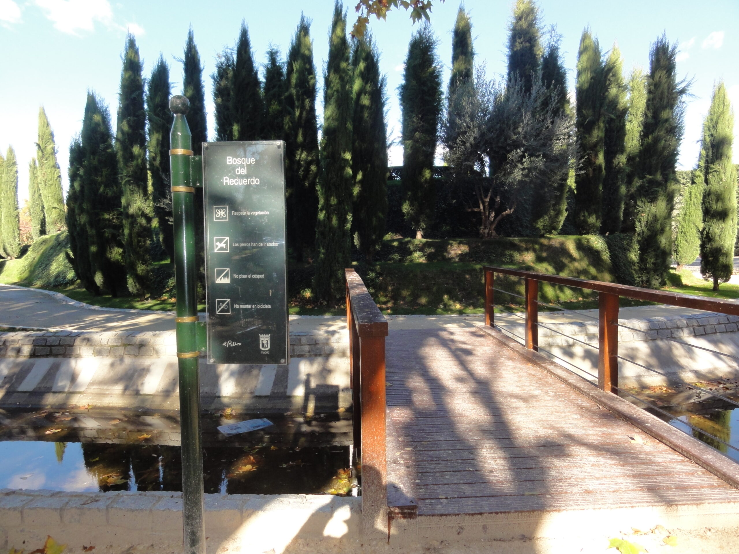 Bosque del Recuerdo em Madrid - Magu Mathias