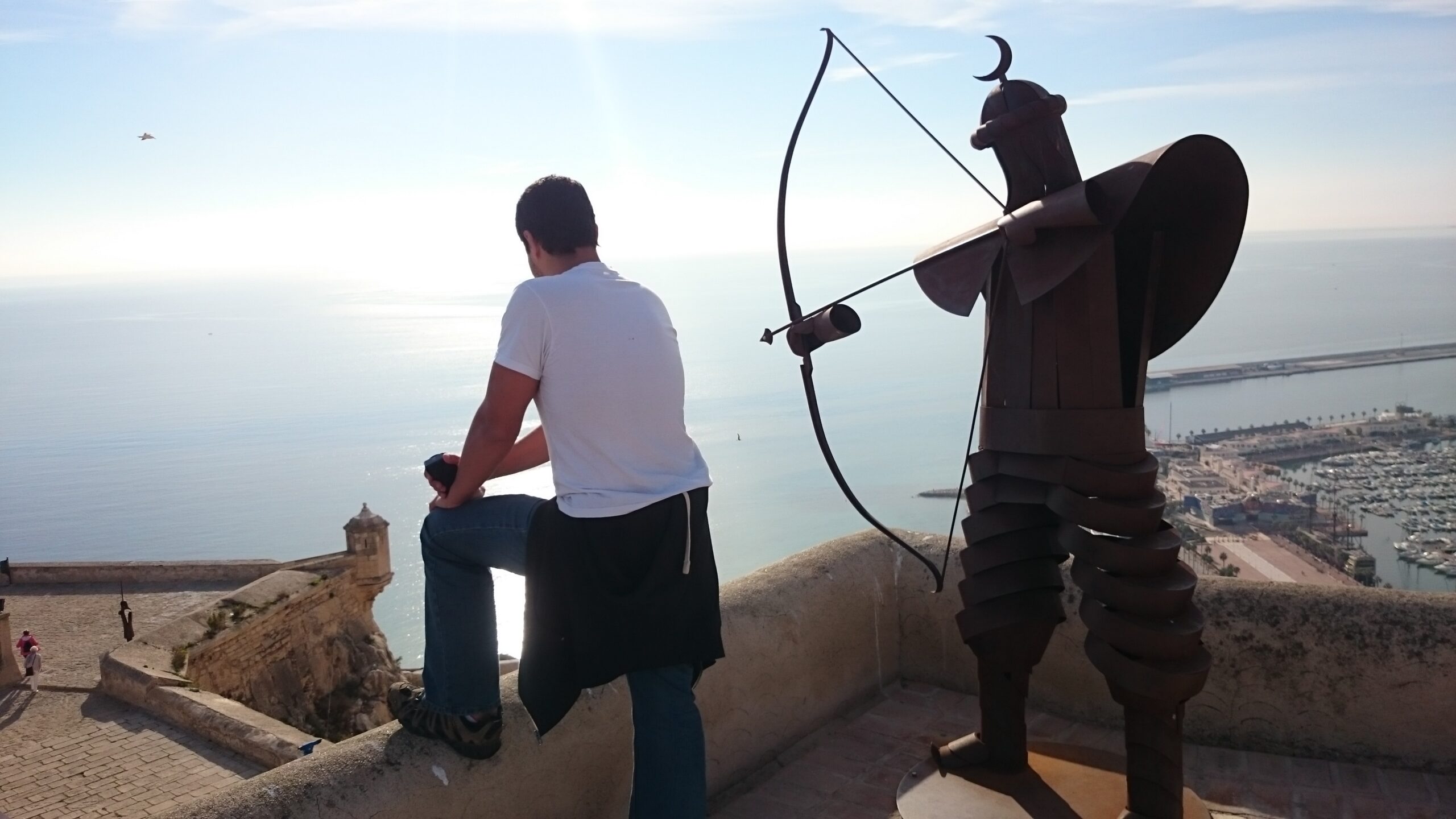 Um incrível lugar pra começar a explorar a região de Valência, na Espanha: o castelo de Santa Bárbara, em Alicante!