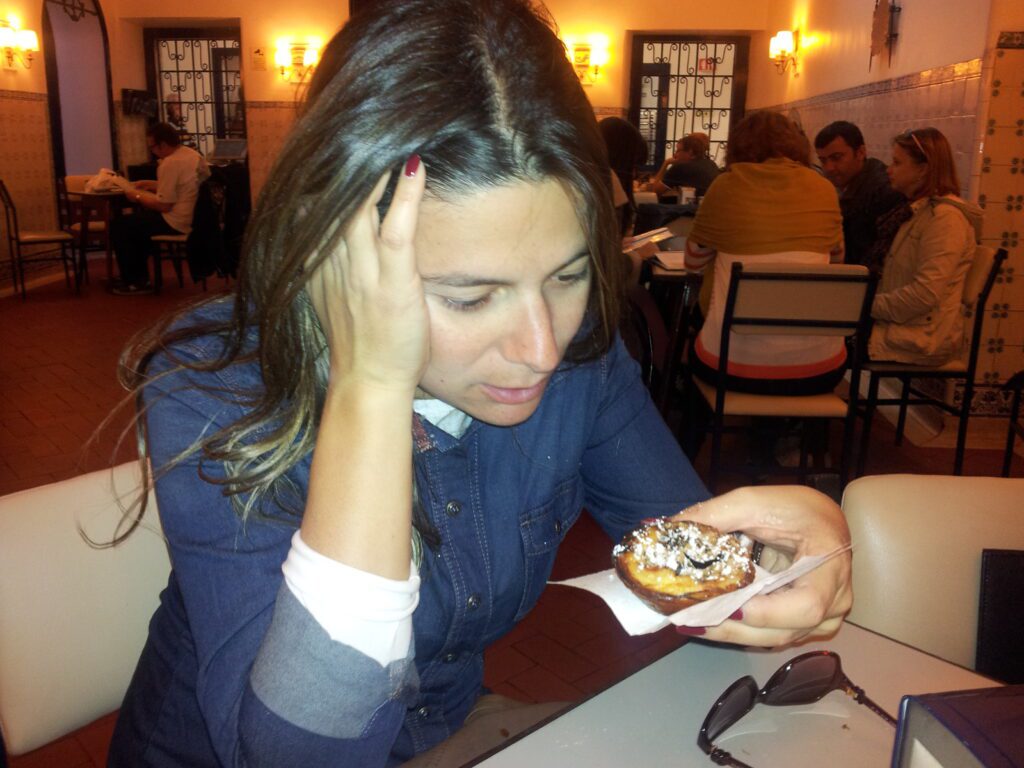 Babando em cima dessa iguaria chamada Pastel de Belém!