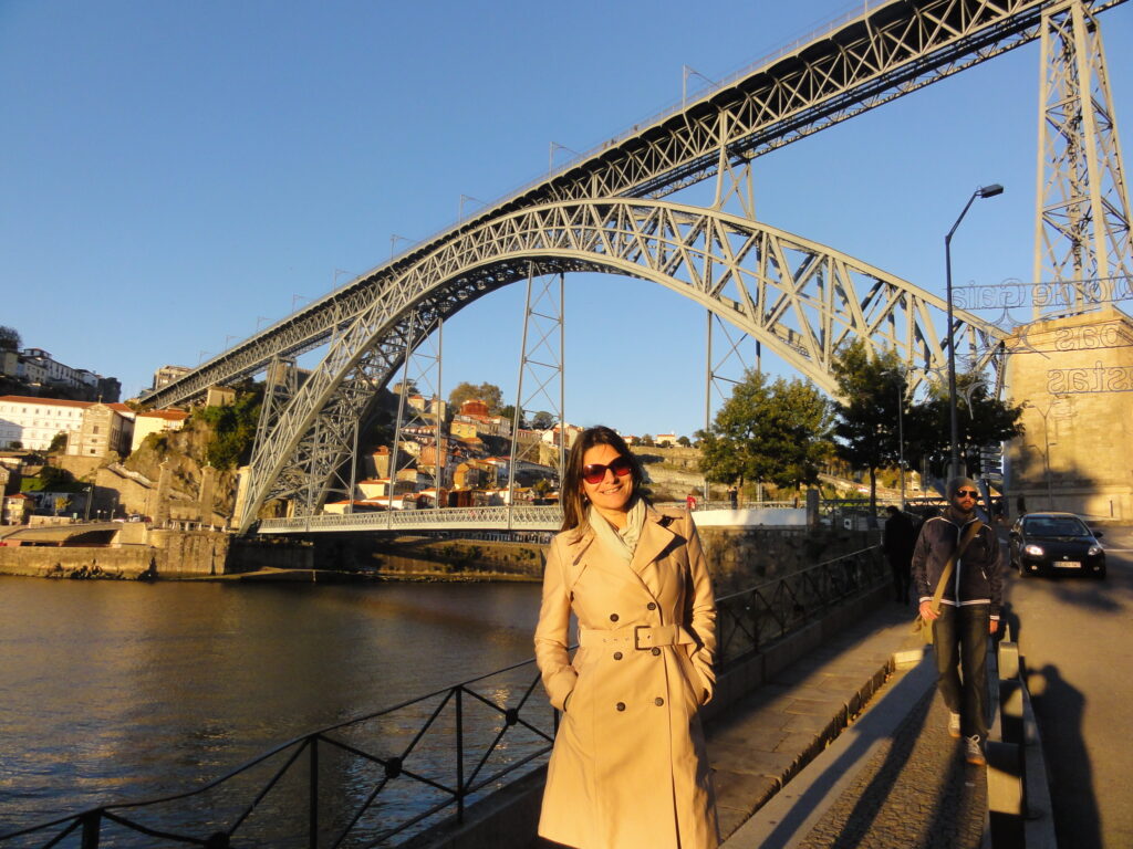 Anos depois, eu ainda sonho com esse pôr do sol na cidade do Porto