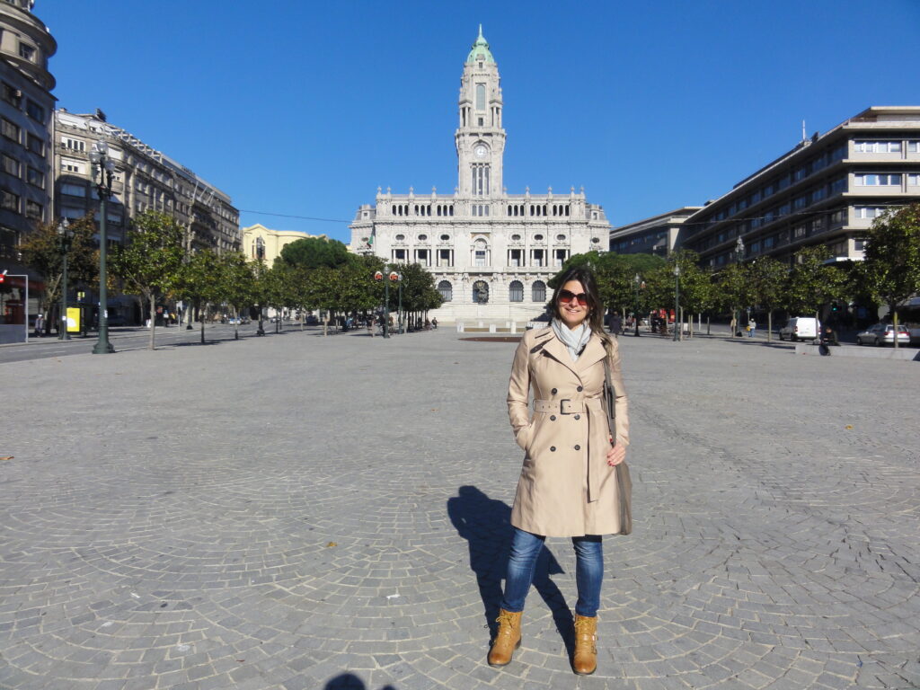 Andanças pela linda Avenida dos Aliados com a Câmara Municipal do Porto ao fundo