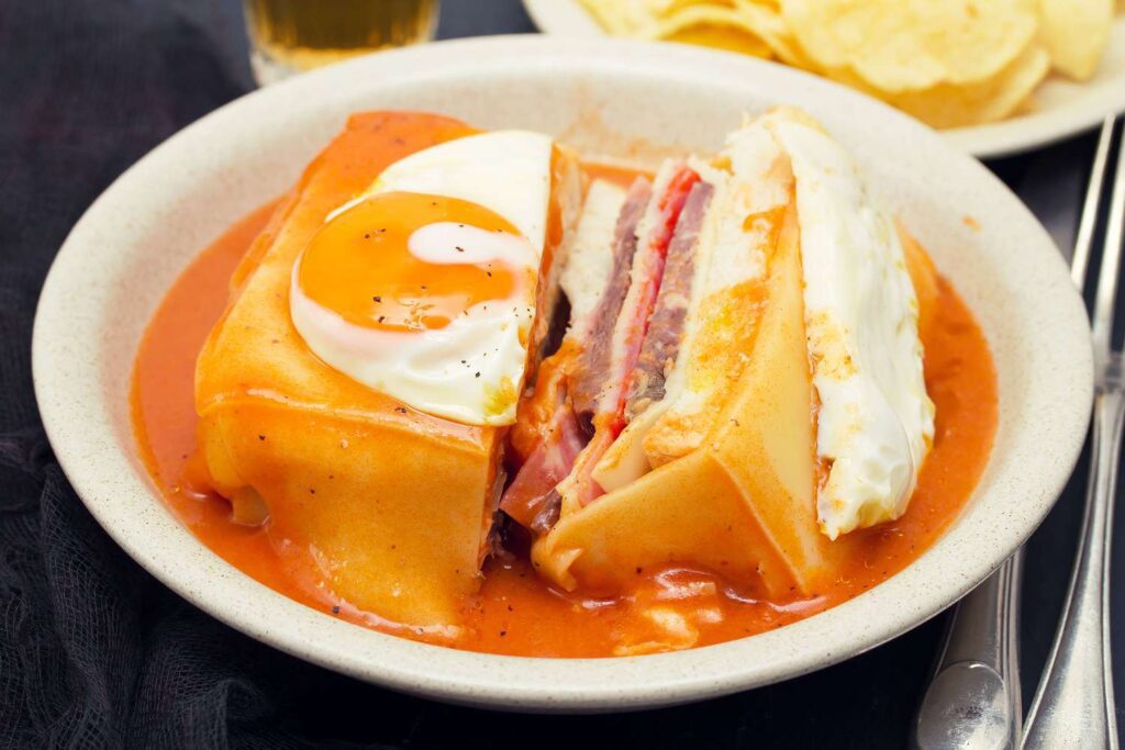 Francesinha Portugal - Food & Wine