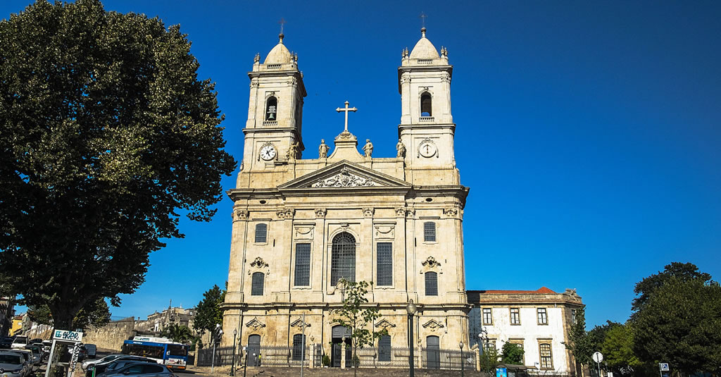 Igreja da Lapa Porto - Invicta de Azul e Branco