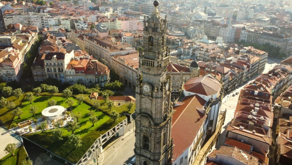 Igreja e Torre dos Clérigos no Porto - Porto Secreto