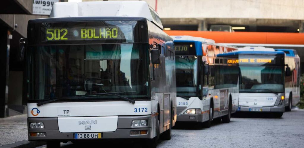 Ônibus no Porto - Portoalities