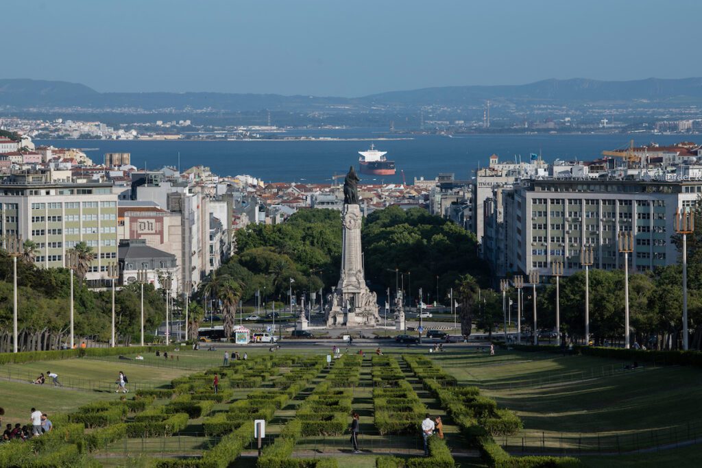 Parque Eduardo VII e praça Marques de Pombal em Lisboa - Diretorio de contactos
