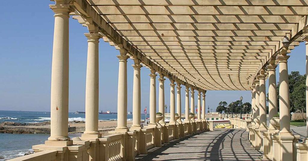 A deslumbrante Pérgola da Foz na região de Foz do Douro no Porto em Portugal - LUXIMOS Christie's International Real Estate