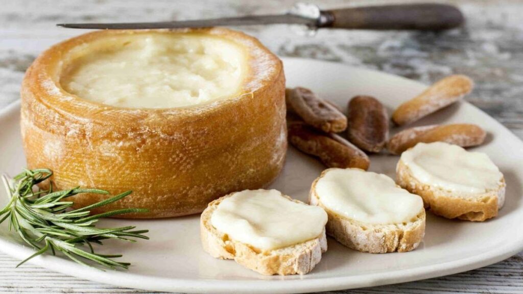 Torta del Casar Tapas espanholas - Tapas Magazine