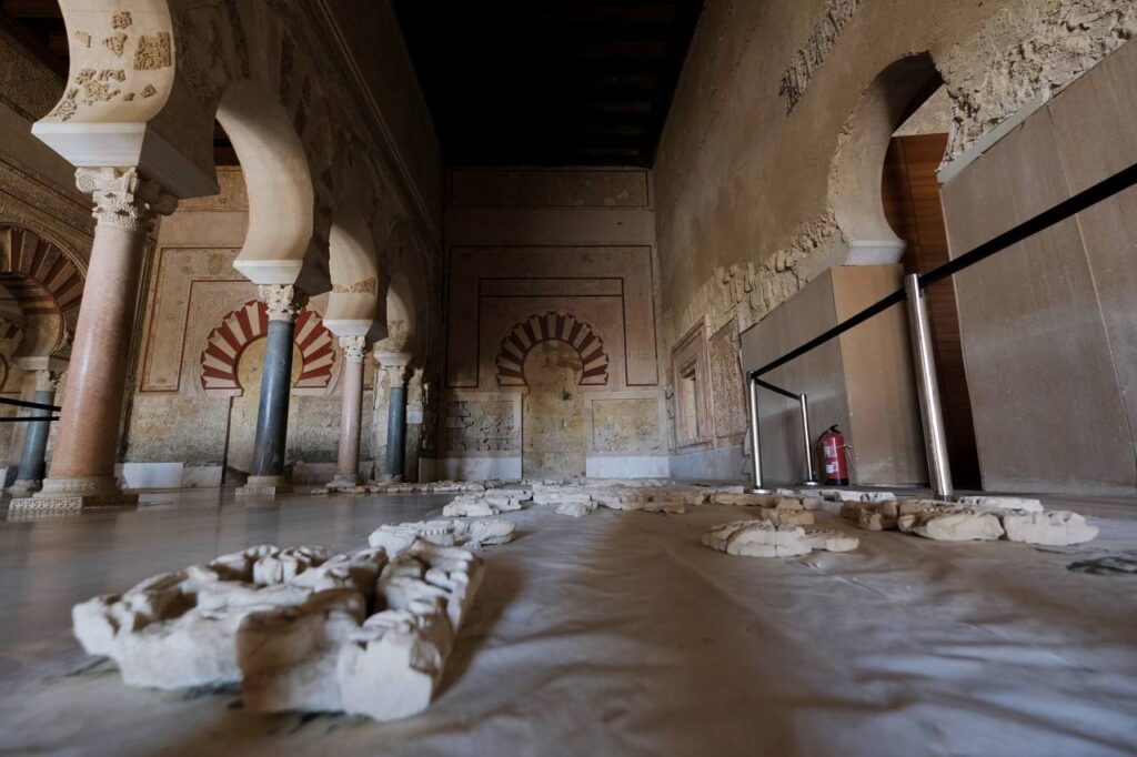 O interior da Medina Azahara - Andalucia.org