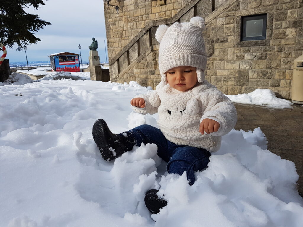 Nossa experiência com o clima de San Marino: neve - Magu Mathias